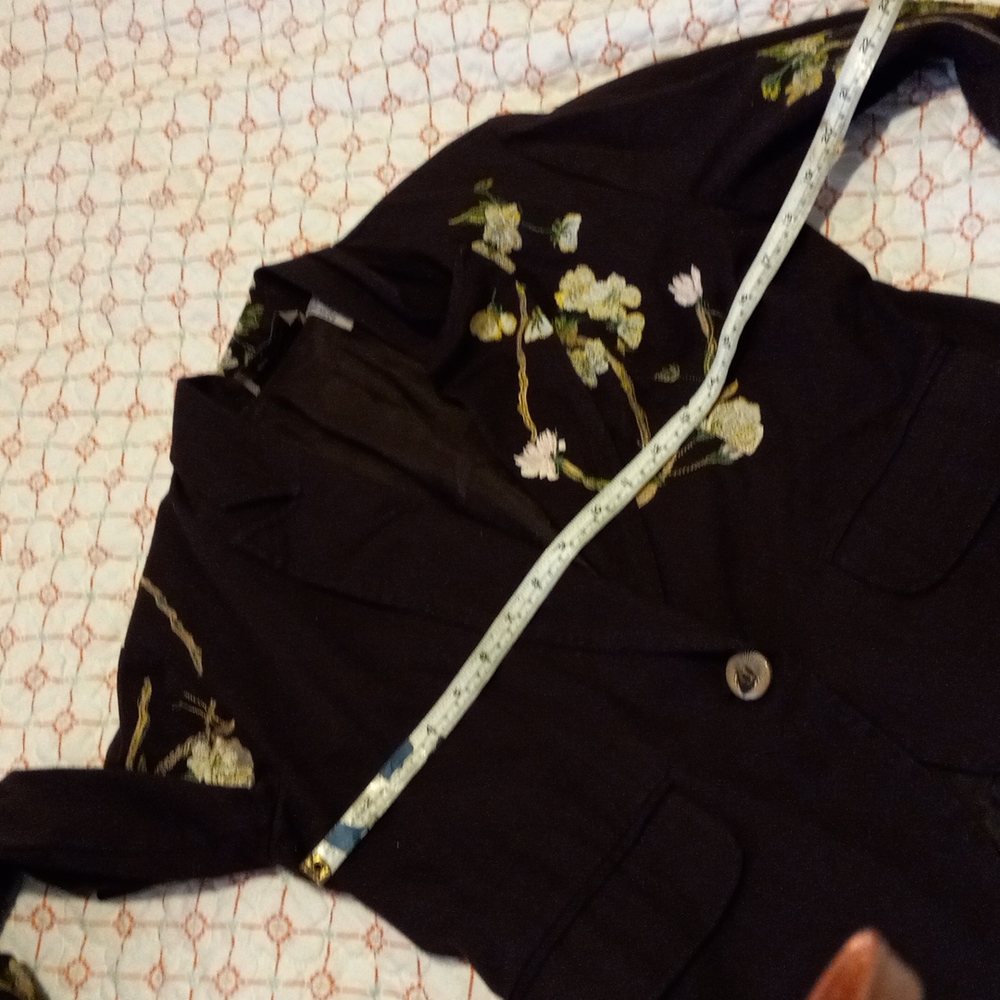 Embroidered jacket - Picture 5 of 6